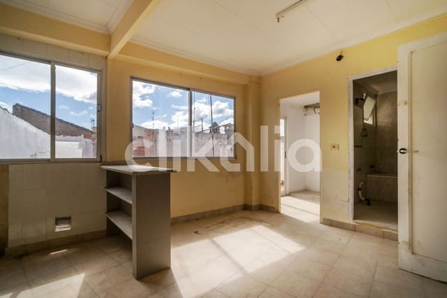 8 slaapkamer Flat te koop in Alzira - € 150.000 (Ref: 9009132)