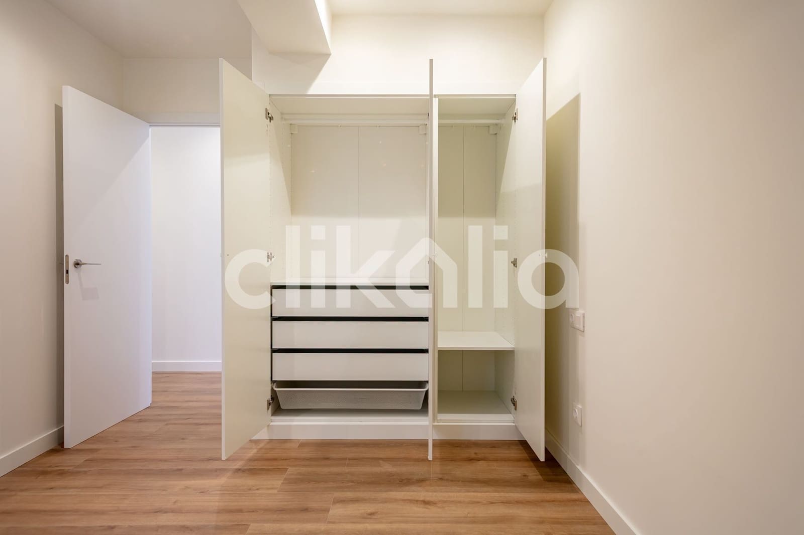 3 soveværelse Lejlighed til salg i Madrid by - € 900.000 (Ref: 9046412)