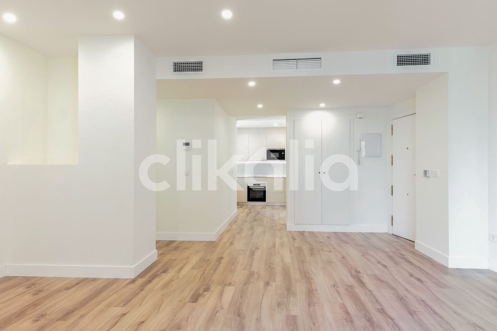 3 soveværelse Lejlighed til salg i Sevilla by med garage - € 700.000 (Ref: 9058404)