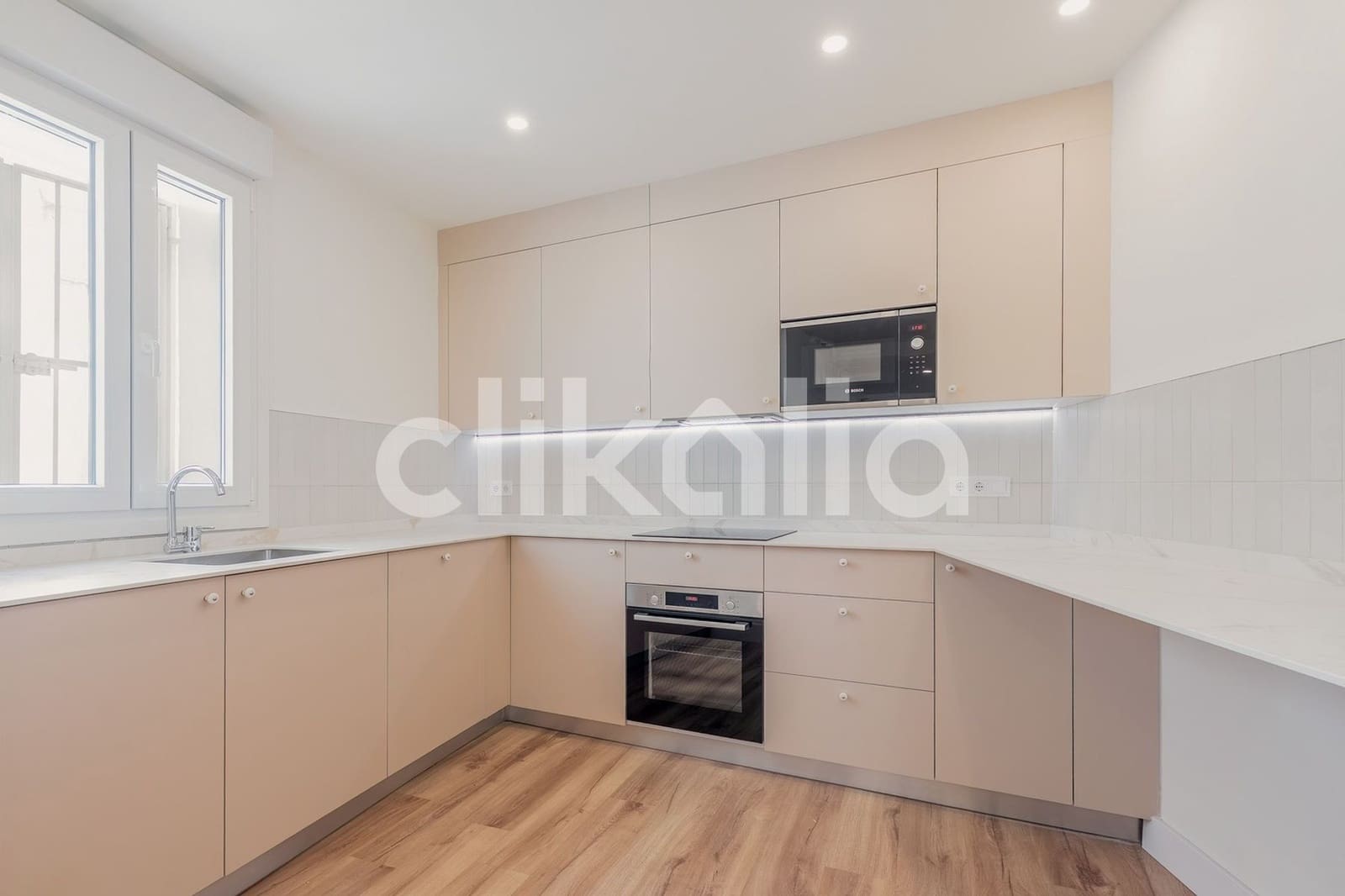 3 soveværelse Lejlighed til salg i Sevilla by med garage - € 700.000 (Ref: 9058404)