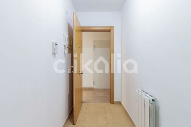 Piso de 2 habitaciones en Rosselló en venta con garaje - 89.000 € (Ref: 9077117)