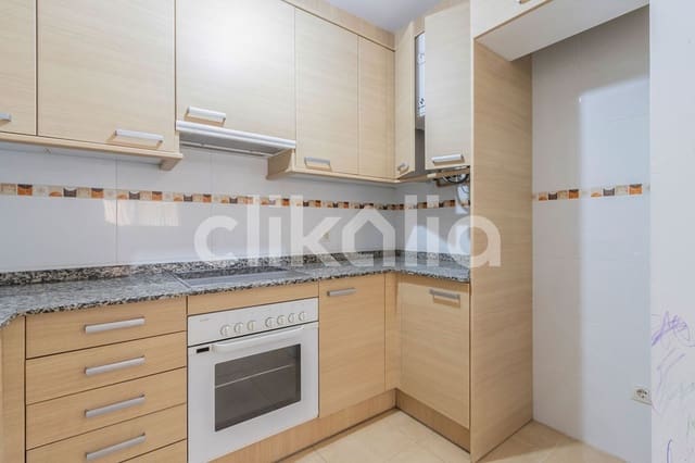 Piso de 2 habitaciones en Rosselló en venta con garaje - 89.000 € (Ref: 9077117)