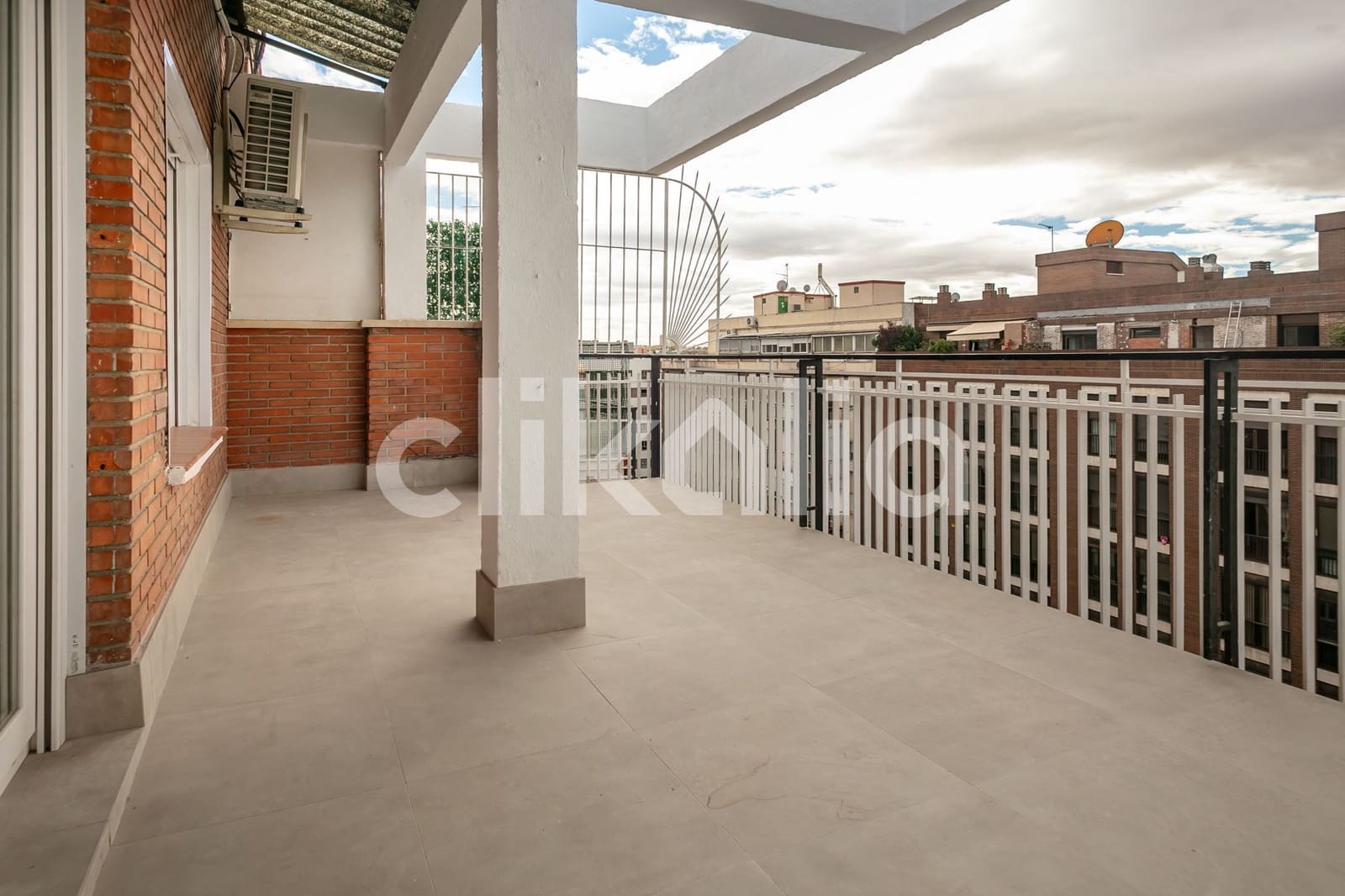 3 soveværelse Penthouse til salg i Madrid by - € 850.000 (Ref: 9077121)