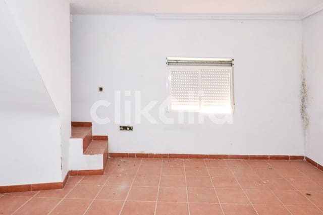 3 soveværelse Byhus til salg i Jaén by - € 45.000 (Ref: 9097316)