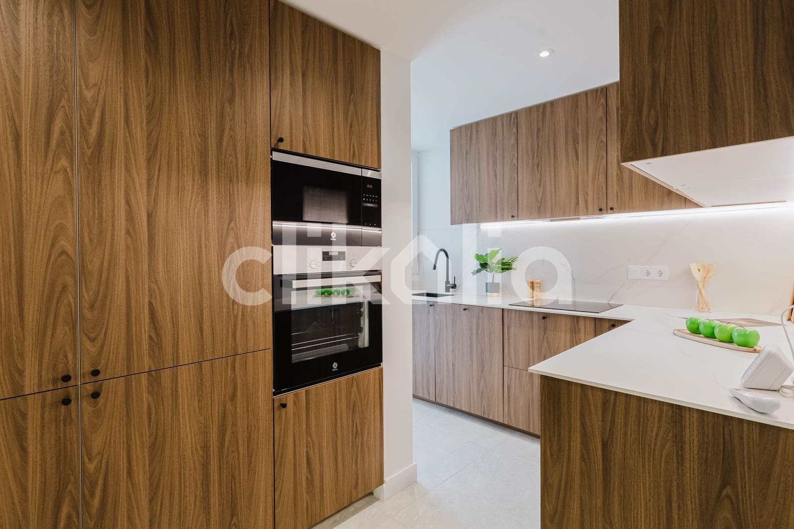 3 soveværelse Lejlighed til salg i Malaga by med swimmingpool garage - € 680.000 (Ref: 9103423)