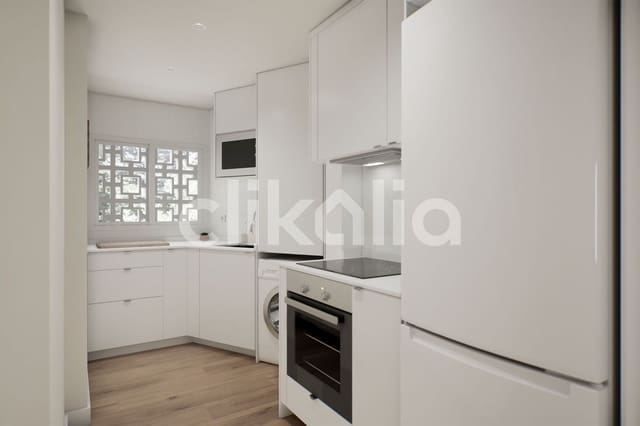 3 bedroom Flat for sale in Aluche, Madrid city with garage - € 410,000 (Ref: 9104066)