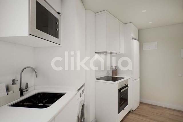 3 bedroom Flat for sale in Aluche, Madrid city with garage - € 410,000 (Ref: 9104066)