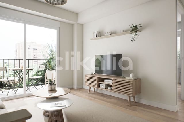 3 bedroom Flat for sale in Aluche, Madrid city with garage - € 410,000 (Ref: 9104066)