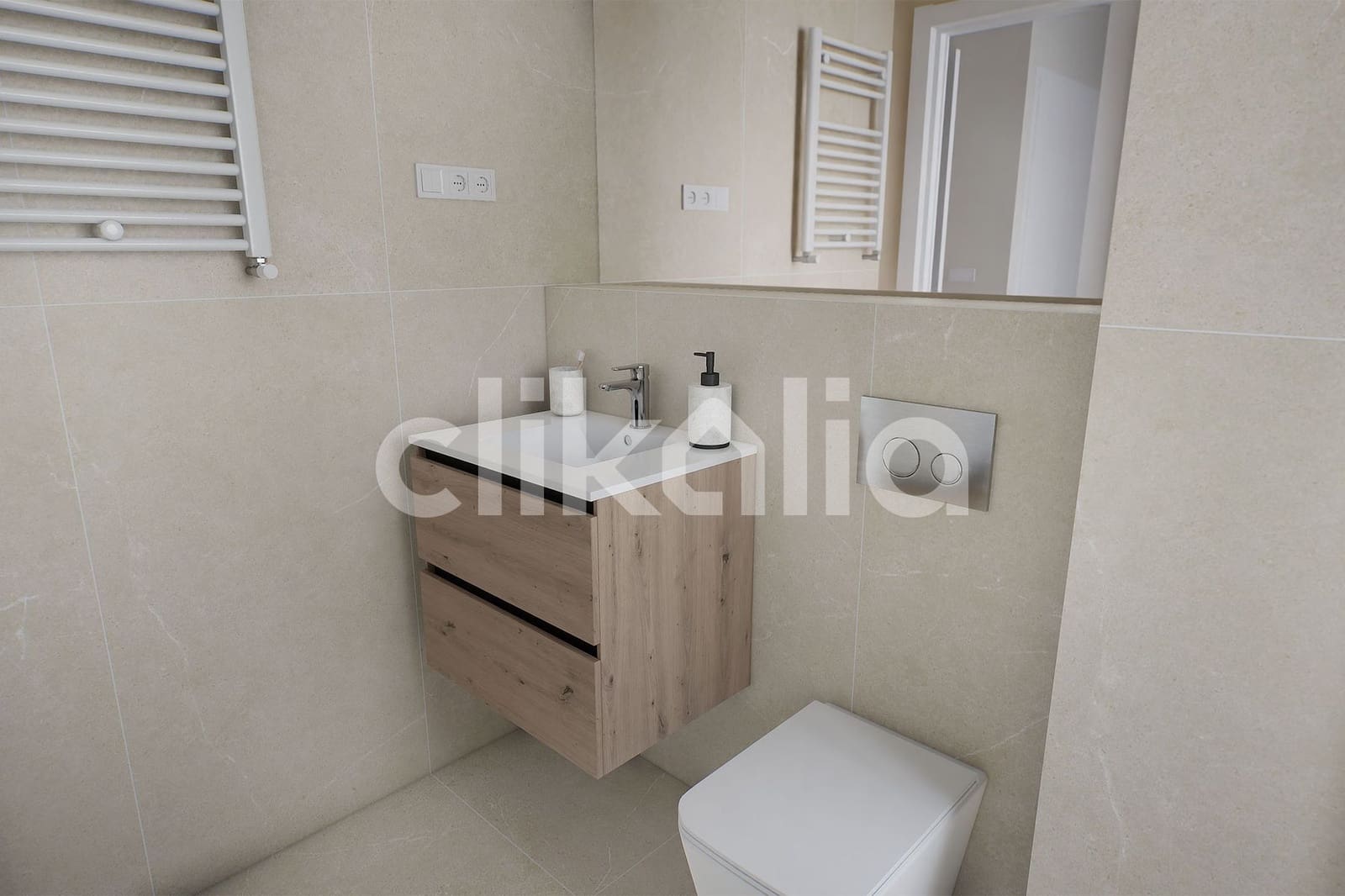 2 soveværelse Lejlighed til salg i Madrid by - € 740.000 (Ref: 9148013)