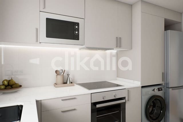 3 bedroom Flat for sale in Pueblo Nuevo, Madrid city - € 325,000 (Ref: 9158653)