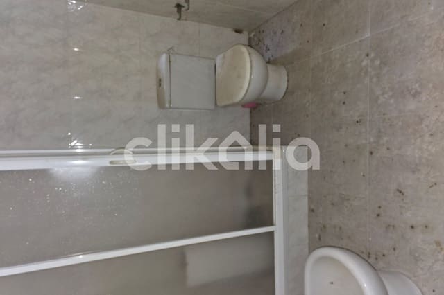Piso de 2 habitaciones en Rosselló en venta - 60.000 € (Ref: 9161468)