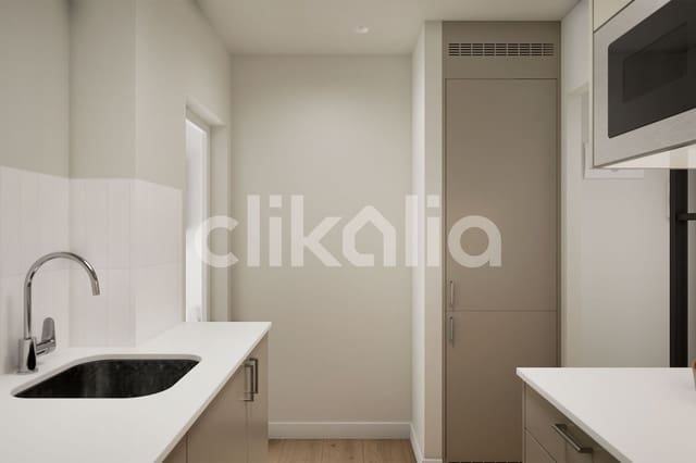 3 bedroom Flat for sale in Vinateros, Madrid city - € 450,000 (Ref: 9184686)