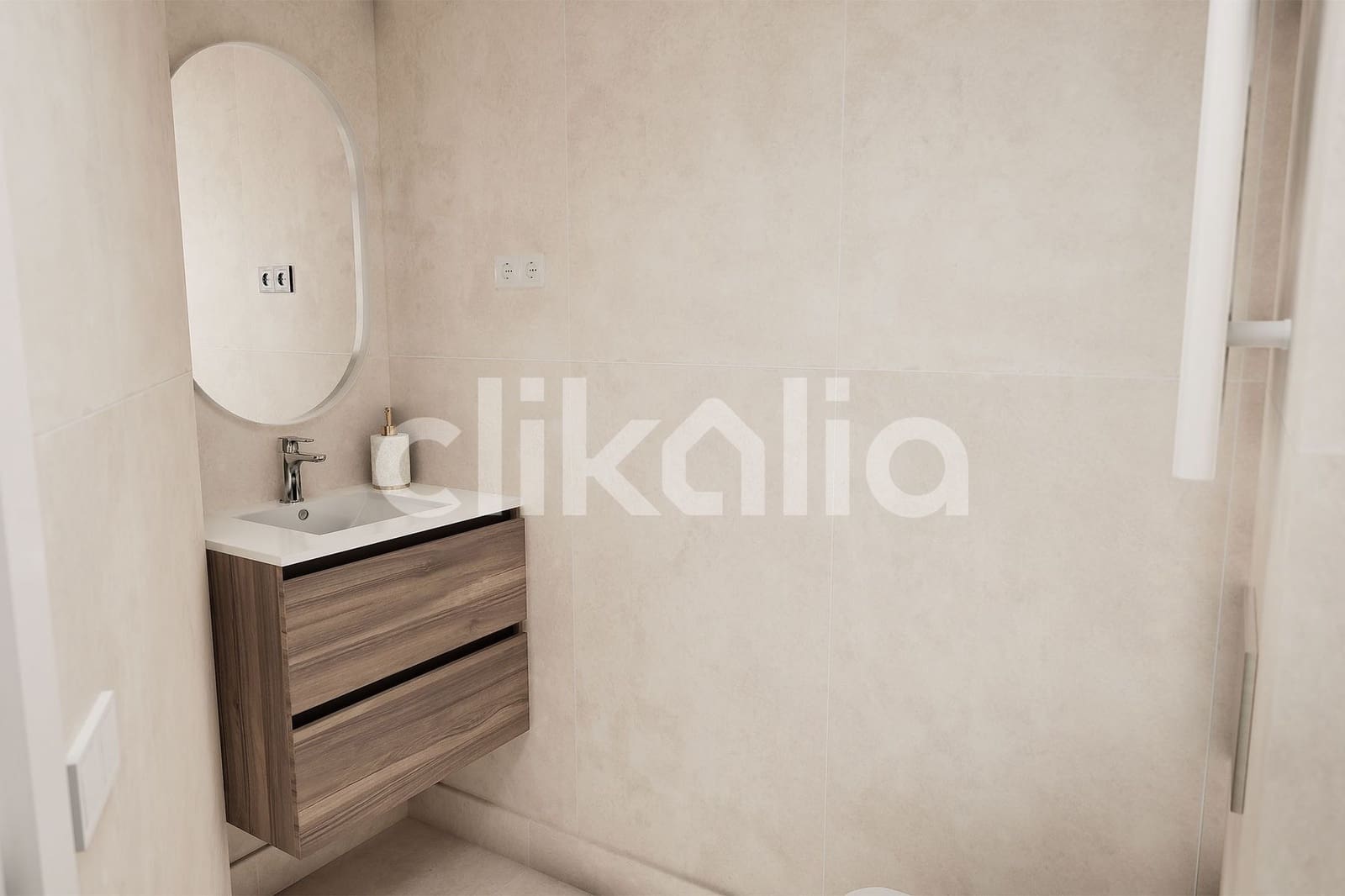 2 soveværelse Lejlighed til salg i Madrid by - € 645.000 (Ref: 9190562)