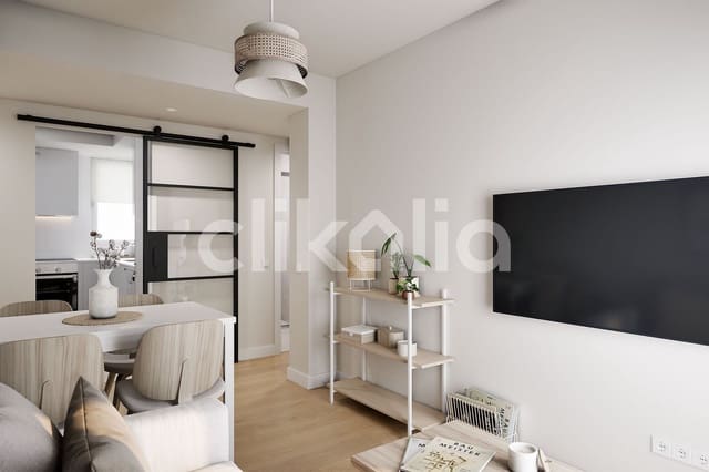 3 bedroom Flat for sale in Aluche, Madrid city - € 315,000 (Ref: 9270633)