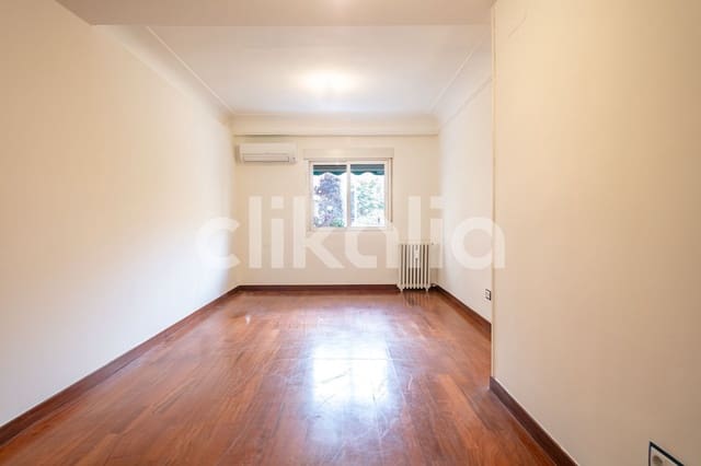 3 bedroom Flat for sale in Ciudad Jardín, Madrid city - € 600,000 (Ref: 9307271)