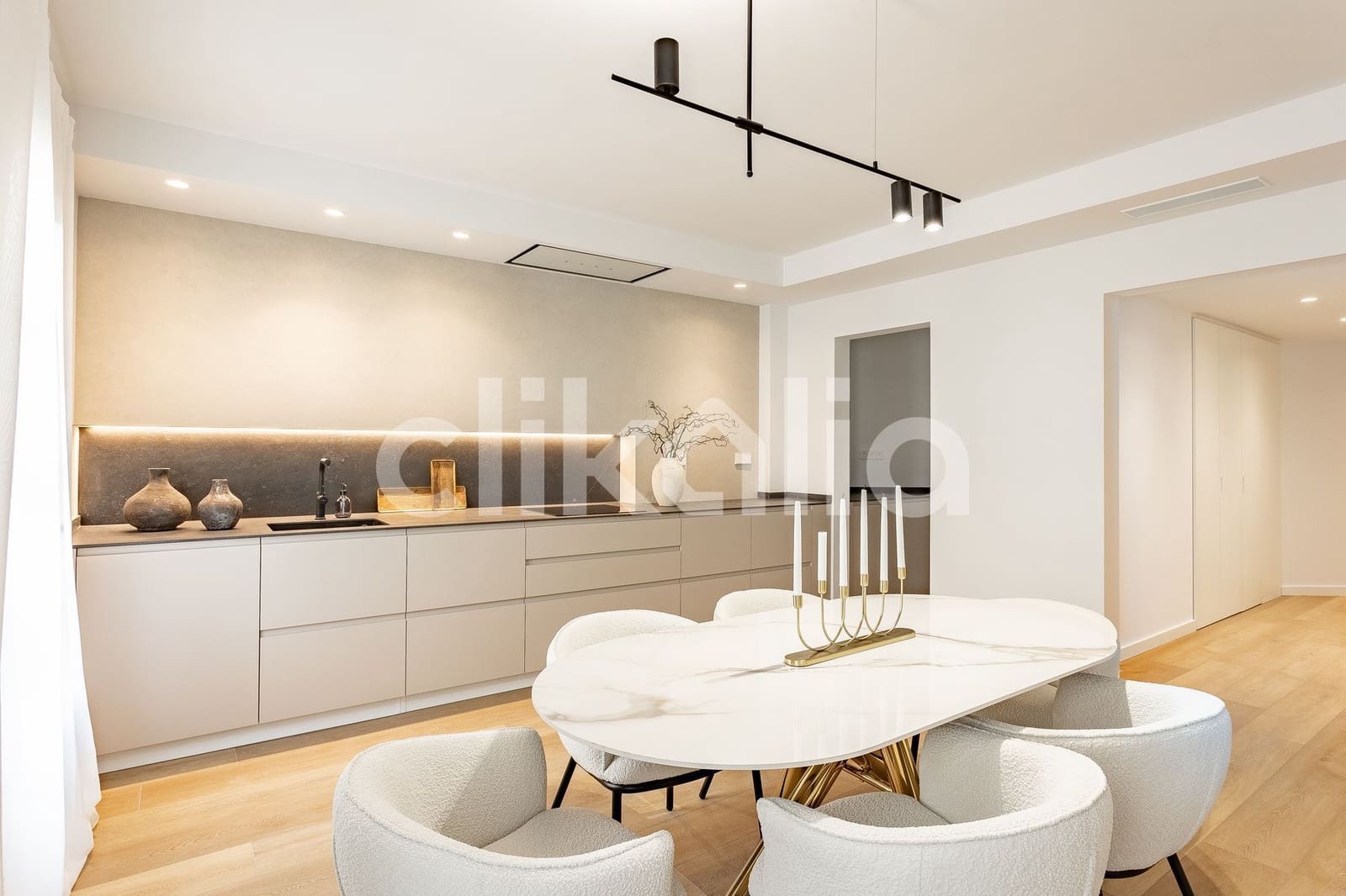 Piso de 3 habitaciones en Barcelona ciudad en venta con piscina - 720.000 € (Ref: 9326990)