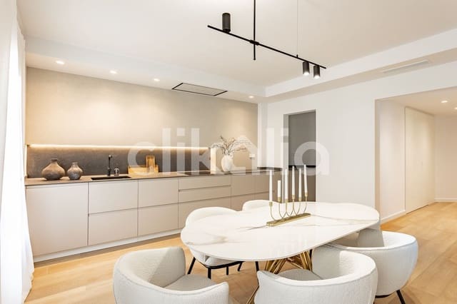 Piso de 3 habitaciones en Barcelona ciudad en venta con piscina - 720.000 € (Ref: 9326990)