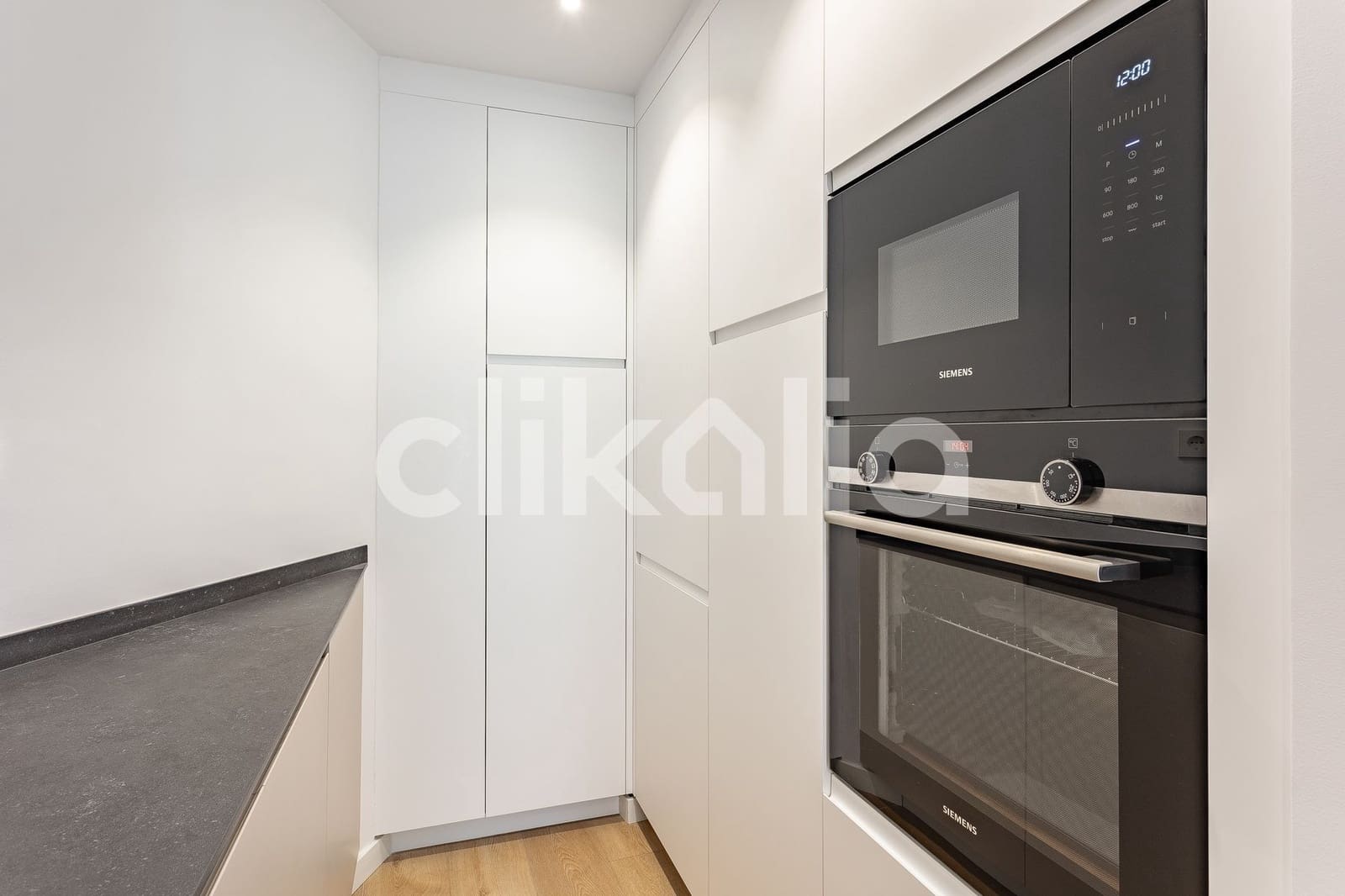 Piso de 3 habitaciones en Barcelona ciudad en venta con piscina - 720.000 € (Ref: 9326990)