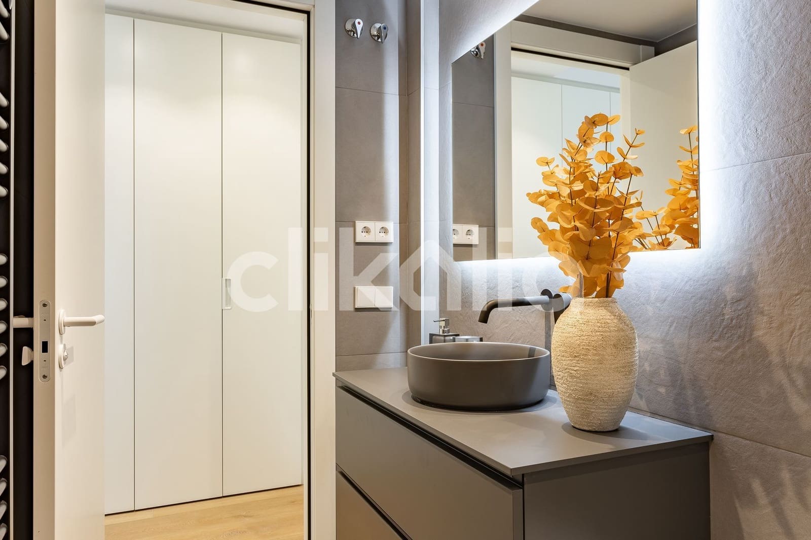 Piso de 3 habitaciones en Barcelona ciudad en venta con piscina - 720.000 € (Ref: 9326990)