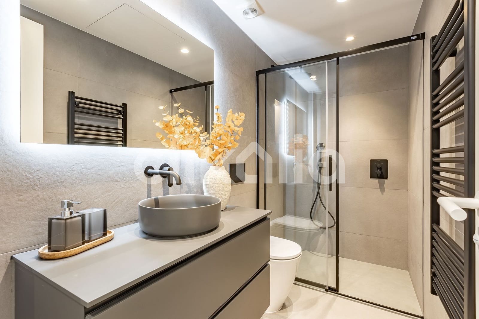 Piso de 3 habitaciones en Barcelona ciudad en venta con piscina - 720.000 € (Ref: 9326990)