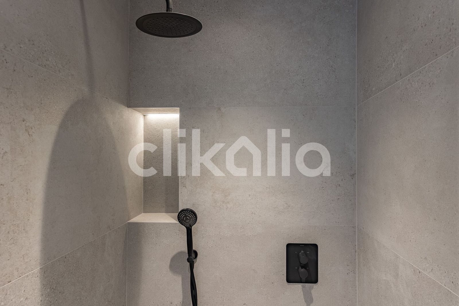 Piso de 3 habitaciones en Barcelona ciudad en venta con piscina - 720.000 € (Ref: 9326990)