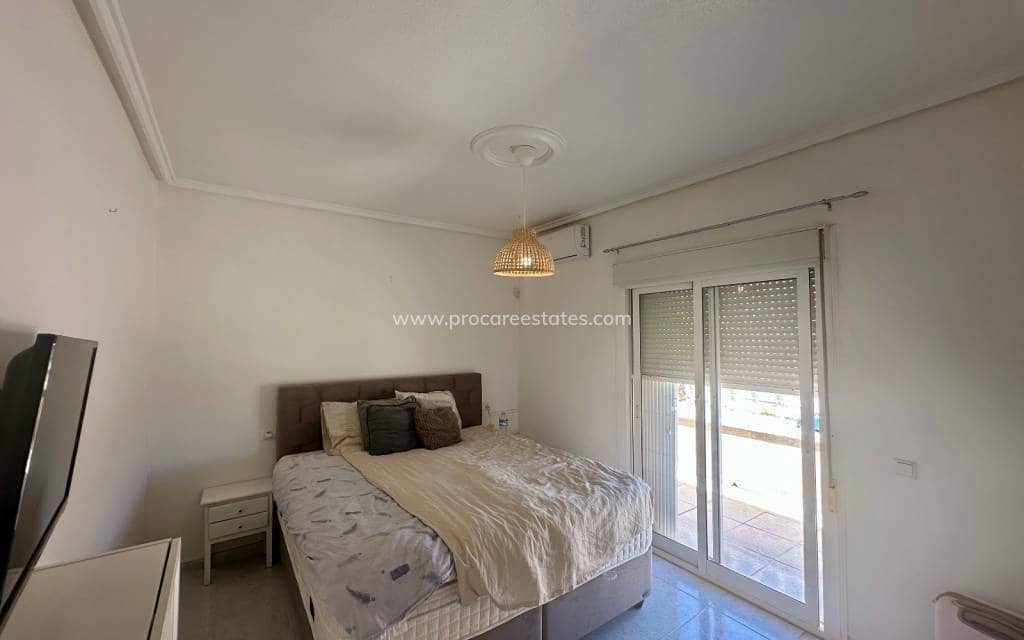 2 slaapkamer Huis te koop in Dona Pepa met zwembad - € 219.500 (Ref: 10051985)