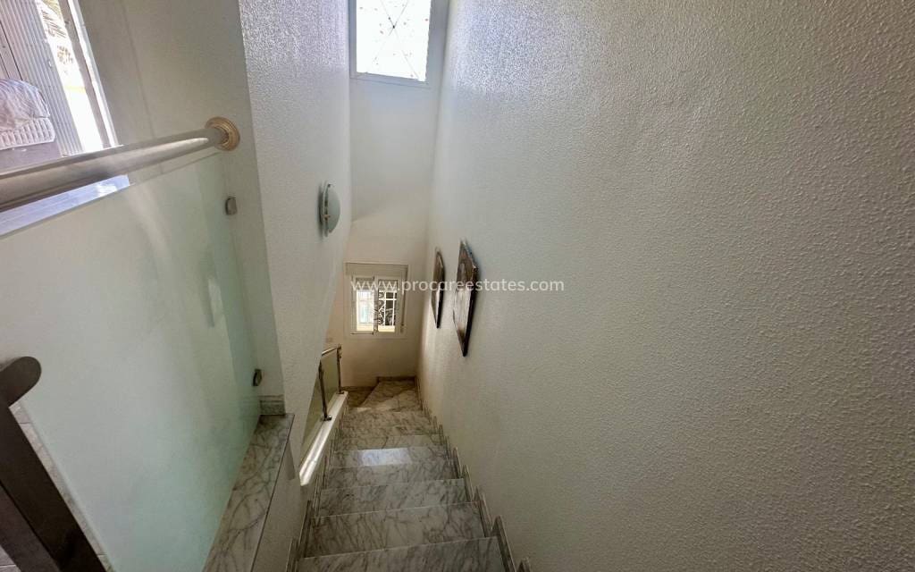2 slaapkamer Huis te koop in Dona Pepa met zwembad - € 219.500 (Ref: 10051985)