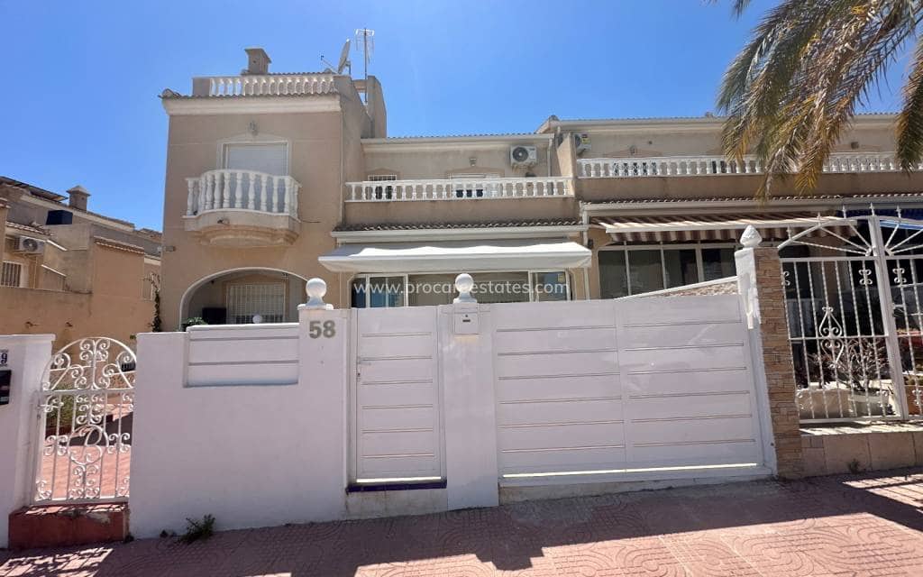 2 slaapkamer Huis te koop in Dona Pepa met zwembad - € 219.500 (Ref: 10051985)
