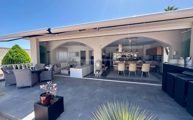 6 quarto Moradia para venda em Ciudad Quesada, Rojales com piscina garagem - 845 000 € (Ref: 10052068)