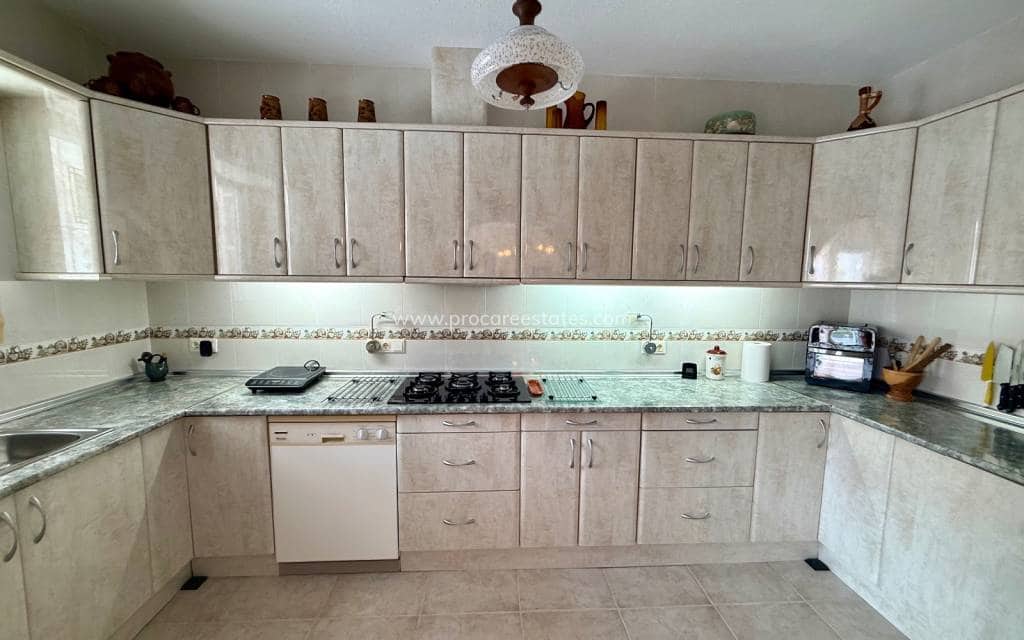 6 makuuhuone Huvila myytävänä paikassa Ciudad Quesada mukana uima-altaan 
autotalli - 575 000 € (Ref: 10102628)