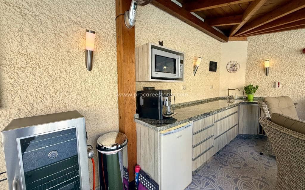 6 makuuhuone Huvila myytävänä paikassa Ciudad Quesada mukana uima-altaan 
autotalli - 575 000 € (Ref: 10102628)