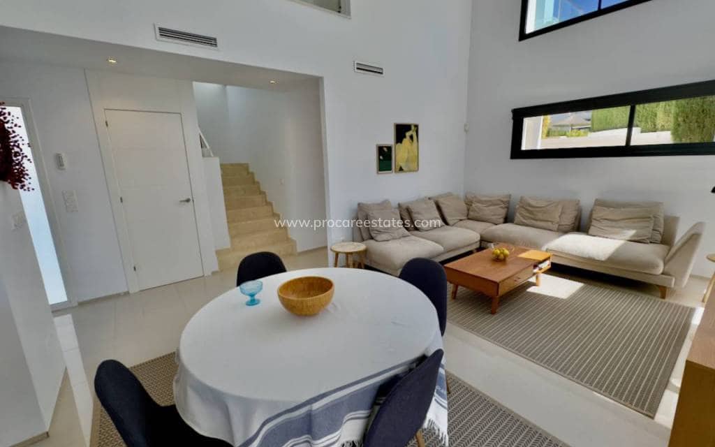 3 makuuhuone Huvila myytävänä paikassa Ciudad Quesada mukana uima-altaan - 465 000 € (Ref: 8285882)