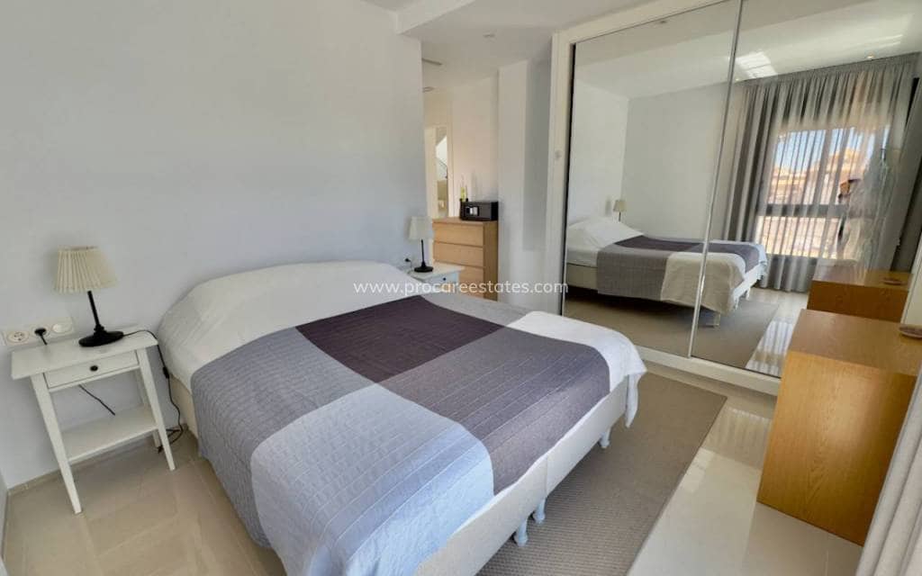 3 makuuhuone Huvila myytävänä paikassa Ciudad Quesada mukana uima-altaan - 465 000 € (Ref: 8285882)