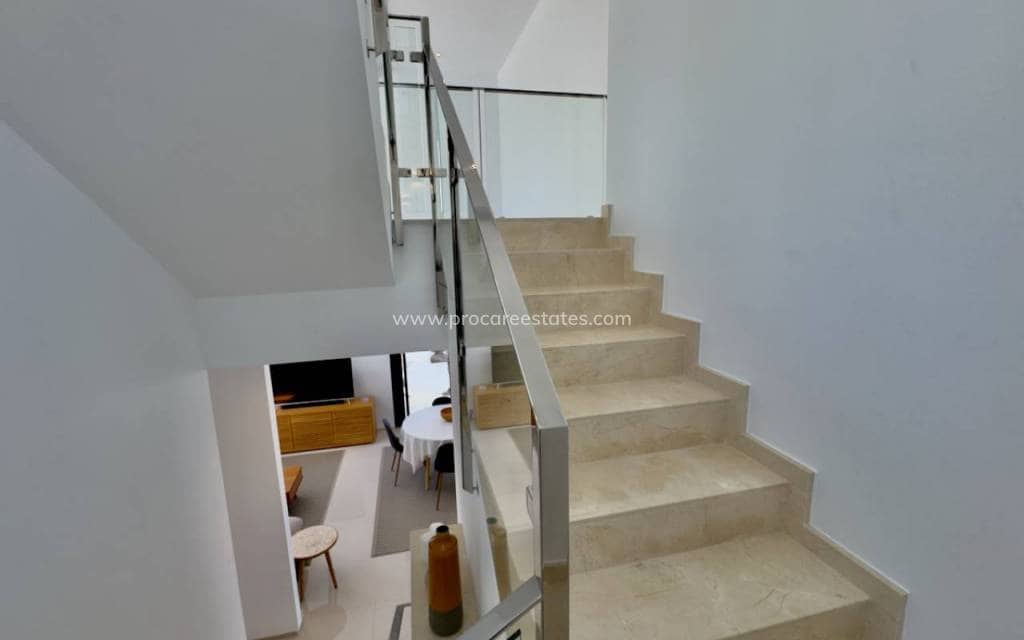 3 makuuhuone Huvila myytävänä paikassa Ciudad Quesada mukana uima-altaan - 465 000 € (Ref: 8285882)