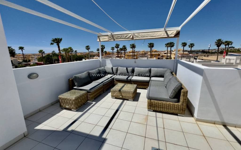 3 makuuhuone Huvila myytävänä paikassa Ciudad Quesada mukana uima-altaan - 465 000 € (Ref: 8285882)