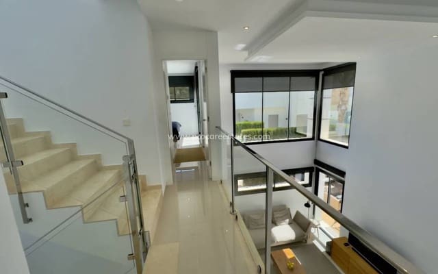 3 makuuhuone Huvila myytävänä paikassa Ciudad Quesada, Rojales mukana uima-altaan - 465 000 € (Ref: 8285882)