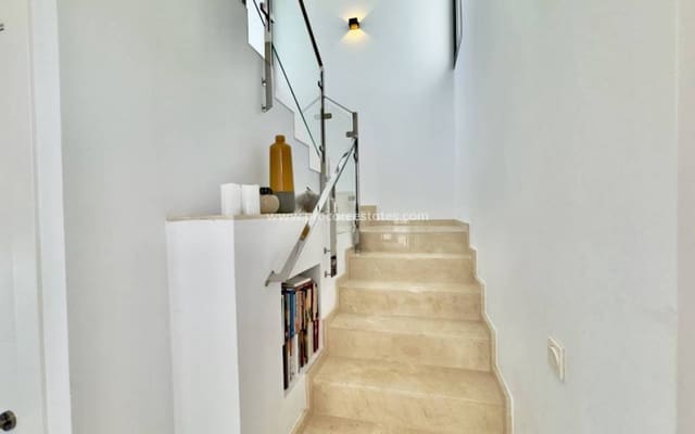 3 makuuhuone Huvila myytävänä paikassa Ciudad Quesada, Rojales mukana uima-altaan - 465 000 € (Ref: 8285882)