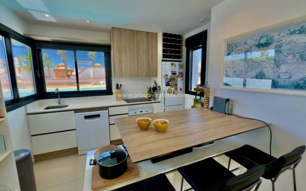 3 makuuhuone Huvila myytävänä paikassa Ciudad Quesada mukana uima-altaan - 465 000 € (Ref: 8285882)