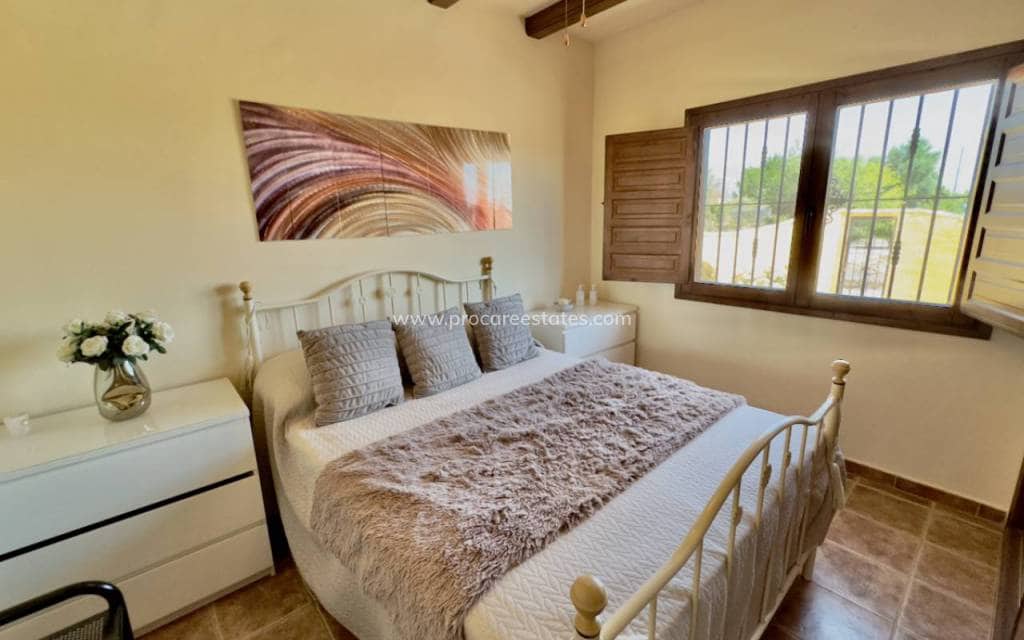 3 soveværelse Finca/Landehus til salg i Orihuela med swimmingpool - € 430.000 (Ref: 8426856)