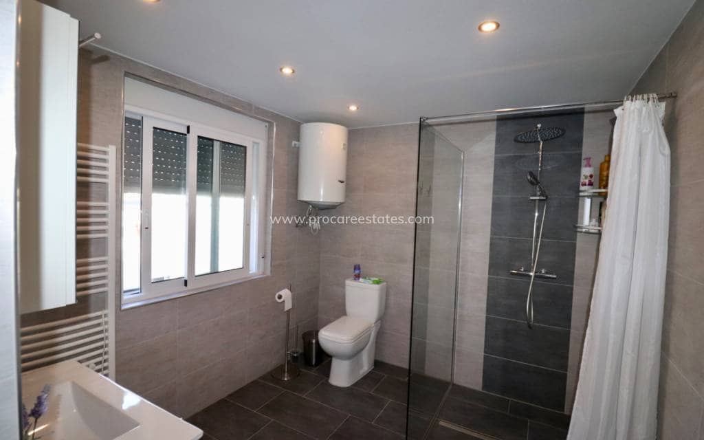 3 bedroom Villa for sale in Ciudad Quesada with pool - € 285,000 (Ref: 8581077)