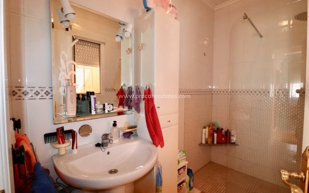 3 bedroom Villa for sale in Ciudad Quesada with pool - € 285,000 (Ref: 8581077)