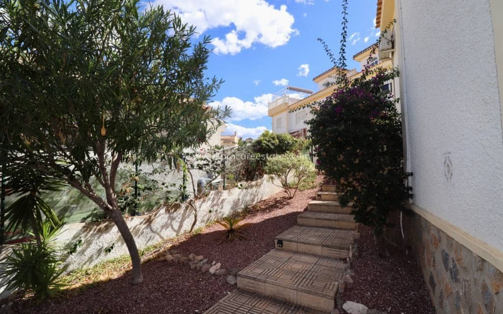 3 bedroom Villa for sale in Ciudad Quesada with pool - € 285,000 (Ref: 8581077)