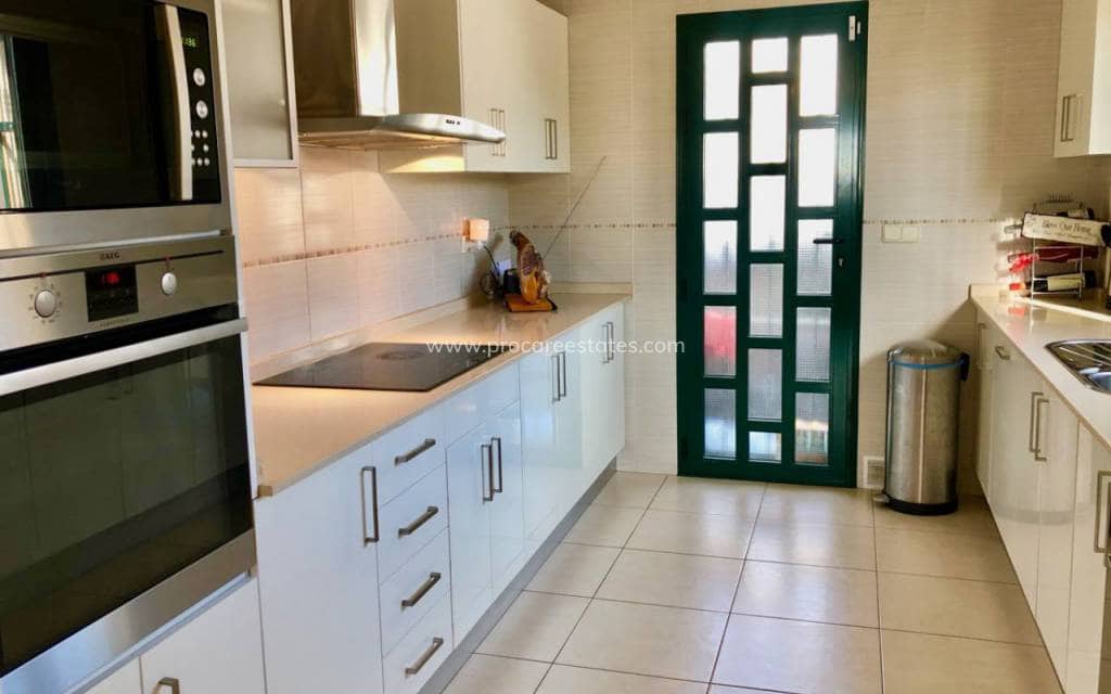 4 bedroom Villa for sale in Ciudad Quesada with pool - € 520,000 (Ref: 8736598)