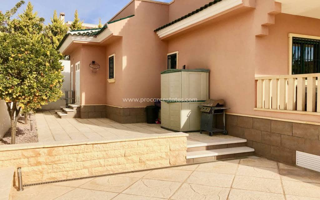 4 bedroom Villa for sale in Ciudad Quesada with pool - € 520,000 (Ref: 8736598)