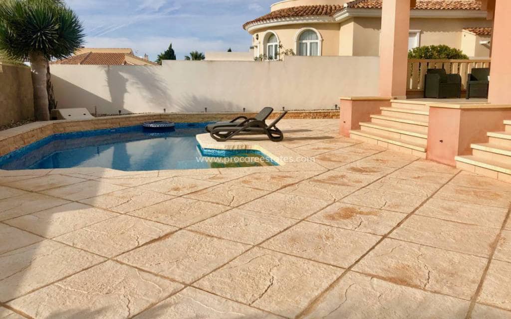 4 bedroom Villa for sale in Ciudad Quesada with pool - € 520,000 (Ref: 8736598)