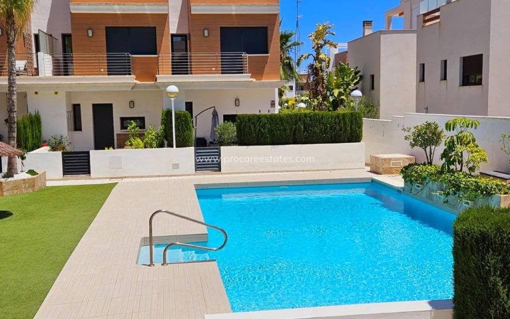 3 bedroom Villa for sale in Ciudad Quesada with pool - € 339,000 (Ref: 8782097)