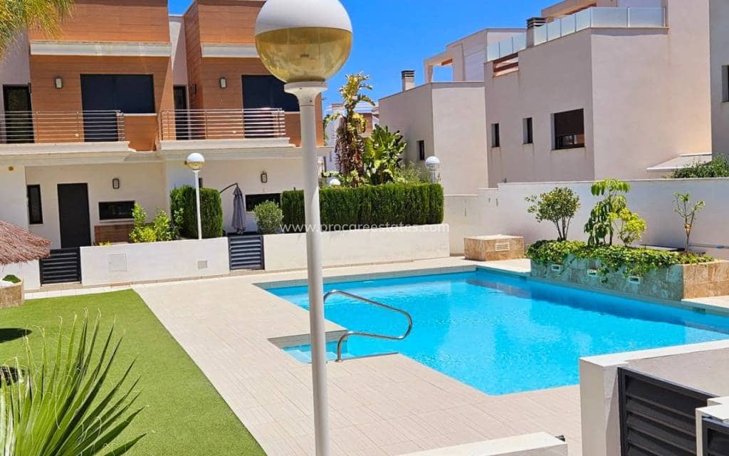 3 bedroom Villa for sale in Ciudad Quesada with pool - € 339,000 (Ref: 8782097)