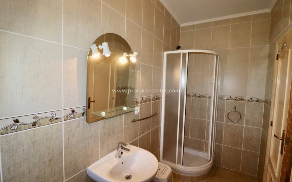 5 soveværelse Finca/Landehus til salg i Catral med swimmingpool - € 399.000 (Ref: 8848150)