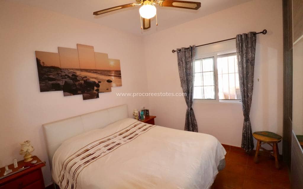 5 soveværelse Finca/Landehus til salg i Catral med swimmingpool - € 399.000 (Ref: 8848150)