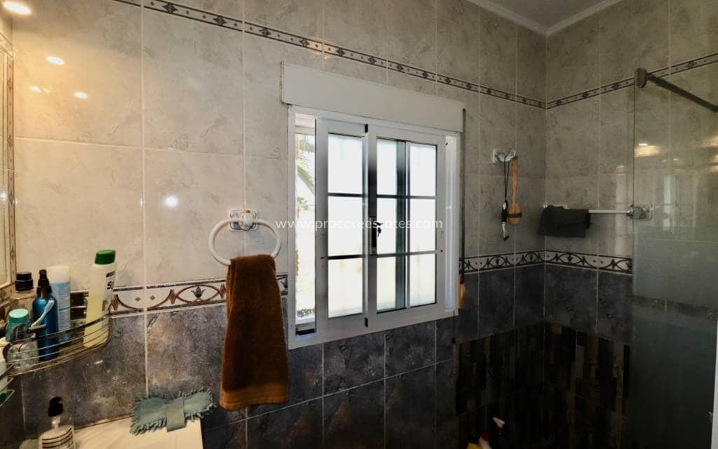 5 soveværelse Finca/Landehus til salg i Catral med swimmingpool - € 399.000 (Ref: 8848150)